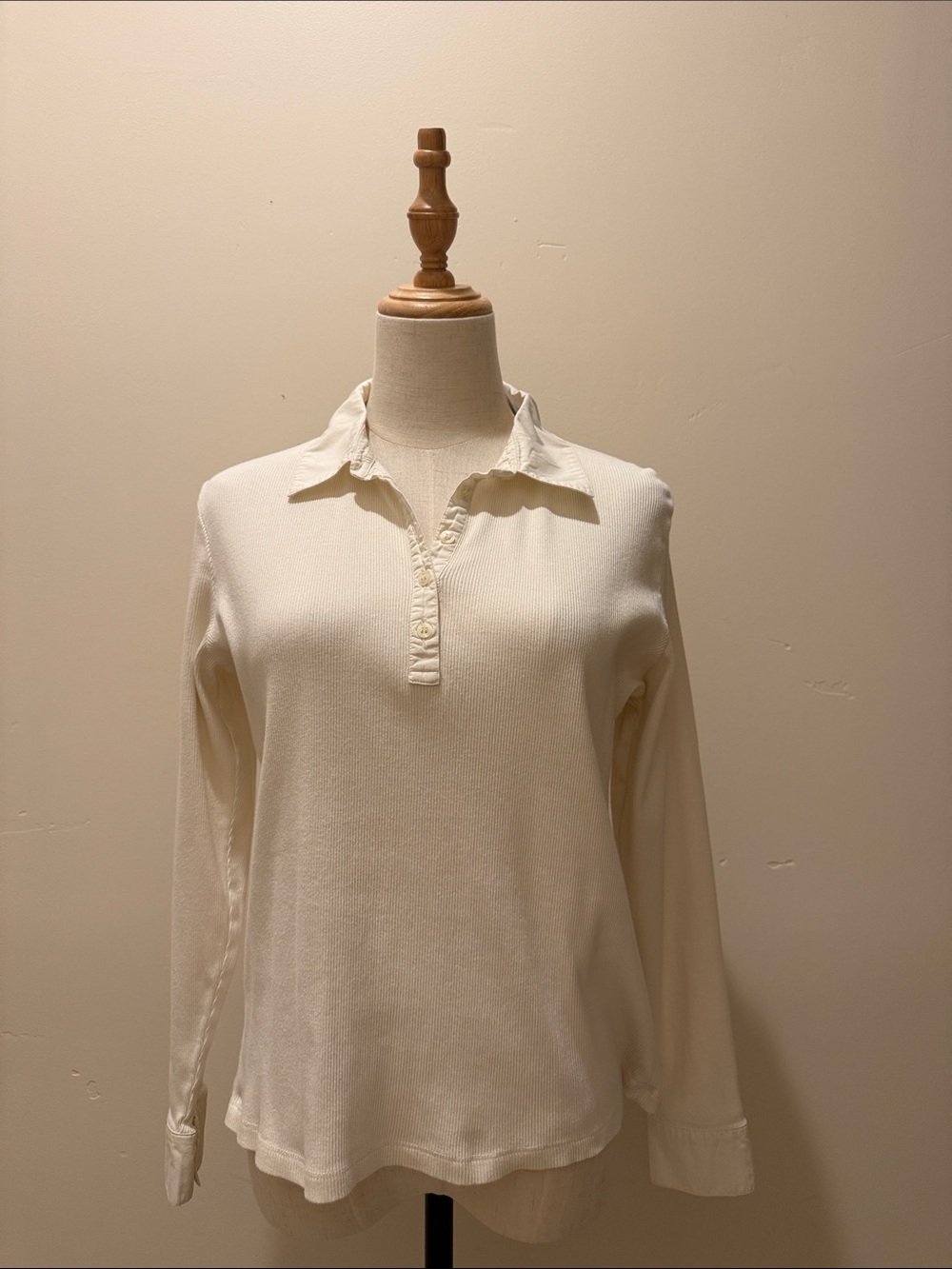 Liz Claiborne white ribbed cotton collared top